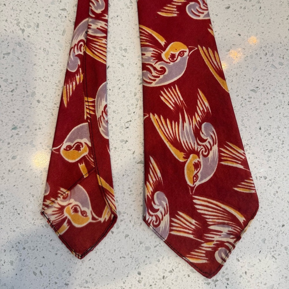 Rare 1930s Hand-Painted Style Bird Tie